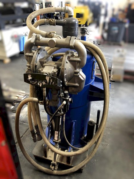 Xtractor XR2500SHD Garnet Removal System equipped with 3000 Lb Capacity, Sandpiper Pump, Hydraulic Dump, Mounting Frame