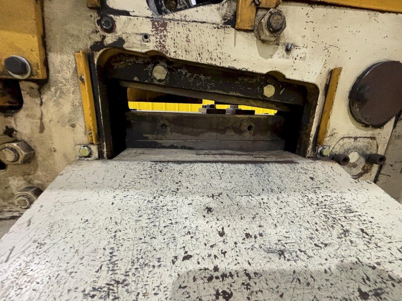 55 TON GEKA MODEL #55/A HYDRACROP HYDRUALIC IRONWORKER: STOCK #23215