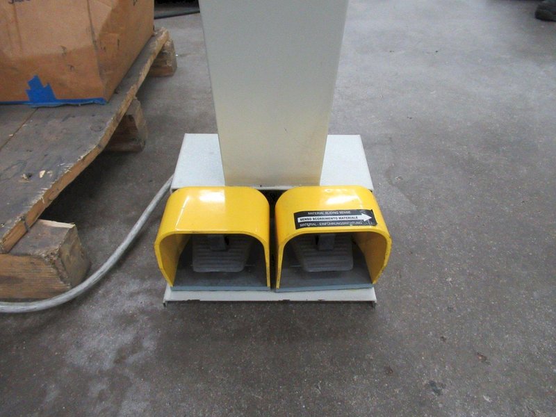 Tauring BS 50 HV Angle Roll with LED Roll Display, Foot Pedals and Assorted Dies as Shown