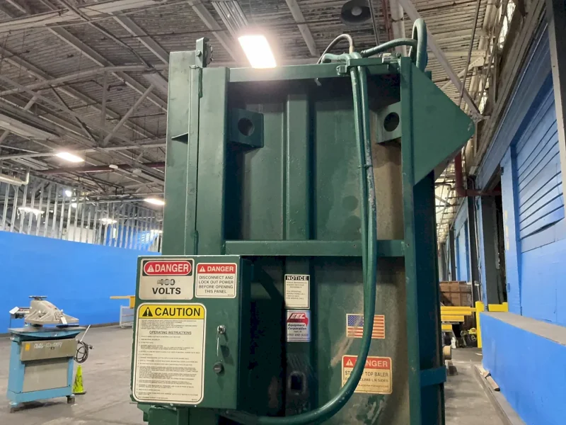 MARATHON 30”X60”X35” VERTICAL BALER  -  V-6030 04