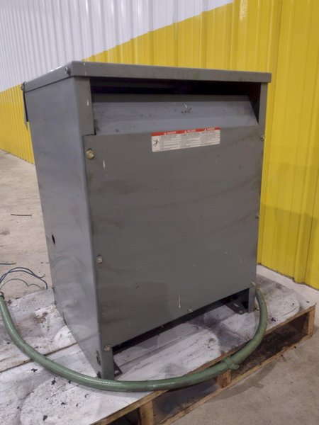 15 KVA SQUARE D 480 VOLT &lt;--&gt; 208Y/120 3 PHASE ELECTRICAL TRANSFORMER: STOCK #21930