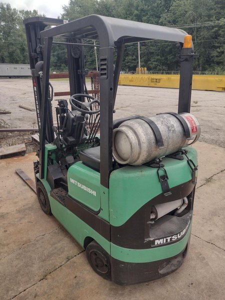 3000 LB MITSUBISHI MODEL #FGC15K 3-STAGE LP FORKLIFT: YOBRO #24166