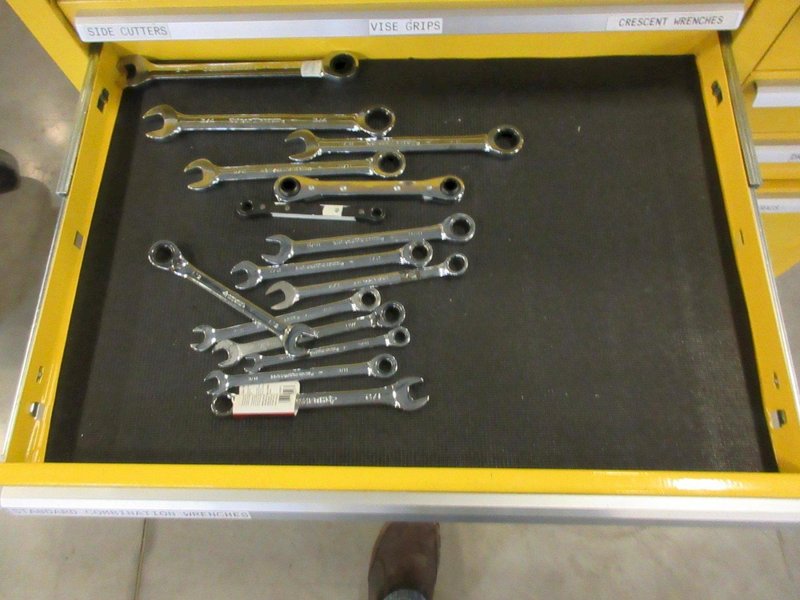 Kennedy 15-Drawer Locking Tool Chest, Portable with Keys and Contents- Auction Item