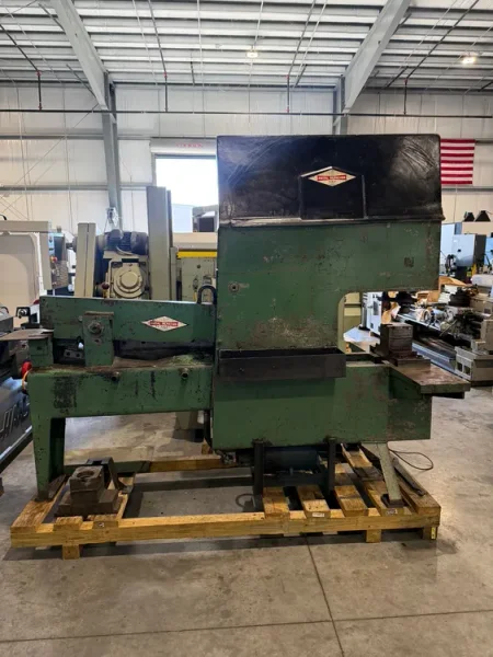 METAL MUNCHER MM61E18  49 Ton Ironworker USA #8135