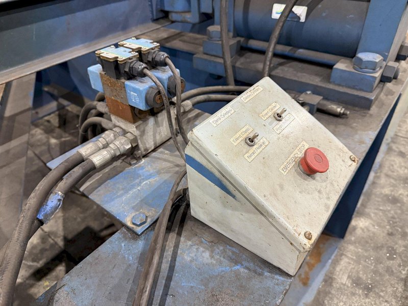 250 TON X 21' CAMBCO HYDRAULIC BEAM CAMBERING / BENDING MACHINE: YOBRO #24412