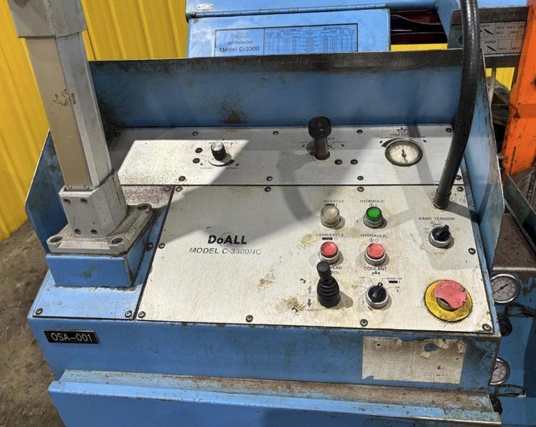 13" X 13" DOALL C-3300NC AUTOMATIC HORIZONTAL BANDSAW. STOCK # 1109625