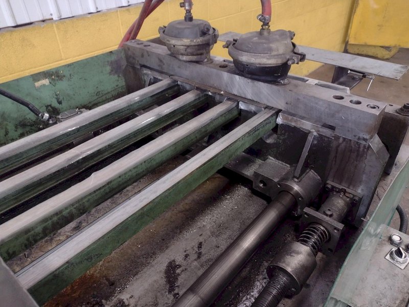 24" TRIAD DESIGN &amp; MFG FEEDER: STOCK #17013