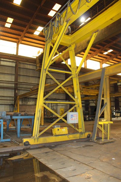 11 TON X 38&#039; PROSERV SINGLE LEG POWERED GANTRY CRANE, NEW 2015: YOBRO #24061