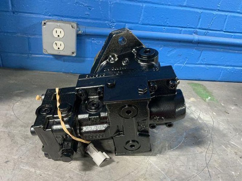DANFOSS MOTOR TRACK DRIVE  -  51C060-1-RD1B