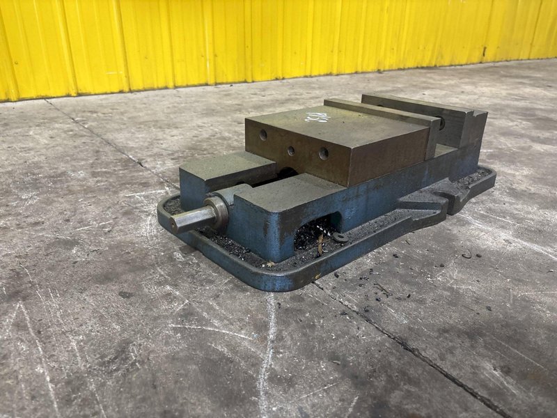 KURT MODEL #D100 VISE: YOBRO #24218