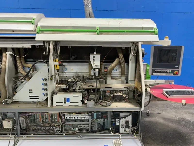 POLYMAC SINGLE-SIDED AUTOMATIC EDGEBANDER  -  AKRON 855