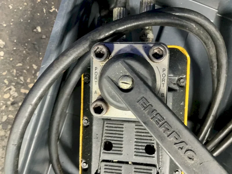ENERPAC 10,000 PSI / 700 BAR TURBO II AIR HYDRAULIC PUMP