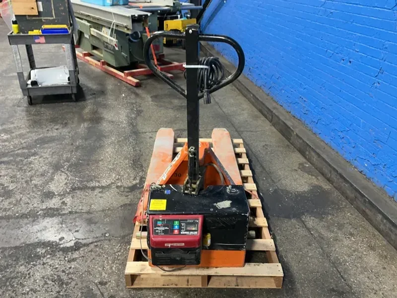 PRESTO 2200 LBS ELECTRIC PALLET JACK  -  PSL-22/27-E