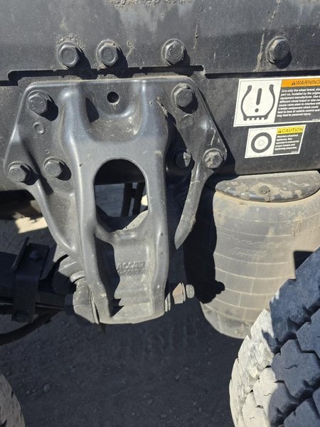 PETERBILT 567 - Trucks