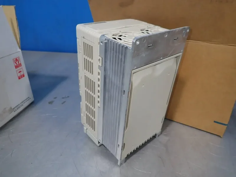 YASKAWA ELECTRIC DRIVE  -  CIMR-VU4A0023FAA
