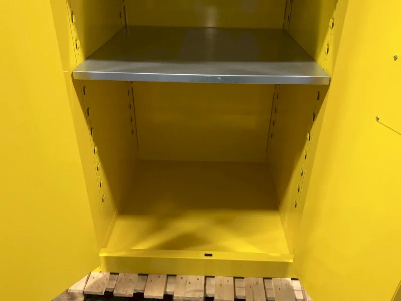 GLOBAL INDUSTRIES SAFETY CABINET