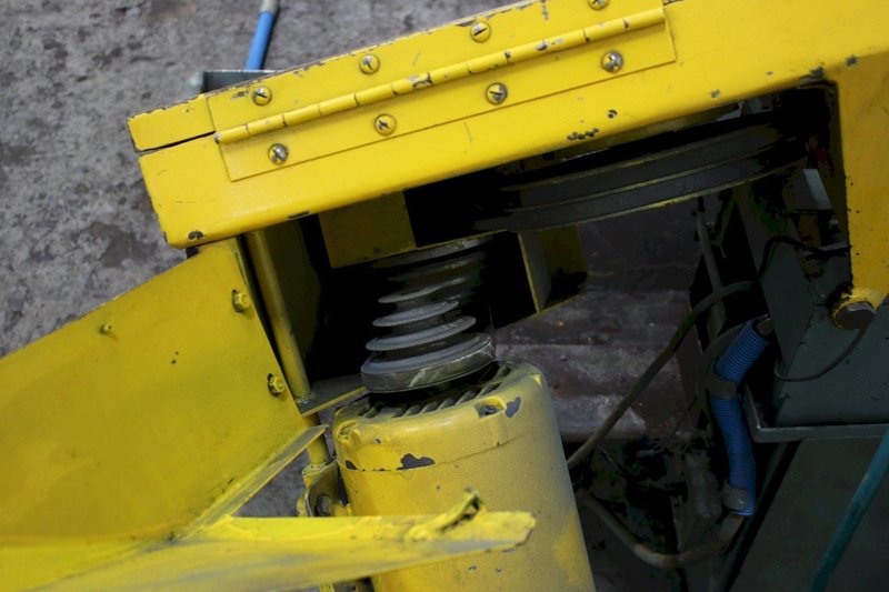 9" X 16" W F WELLS HORIZONTAL BAND SAW: STOCK #75562