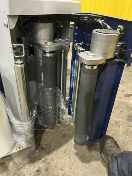 2023 ROBOPAC ROBOT MODEL #S7 PVS PORTABLE SHRINK WRAPPER MACHINE: YOBRO #25236