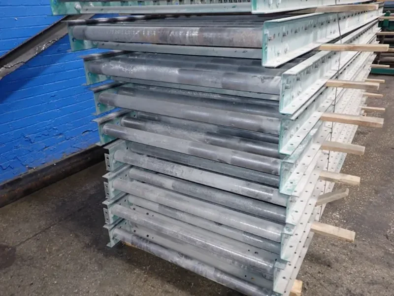 AUTOMATED CONVEYOR SYSTEMS 31" x 120" ROLLER CONVEYOR