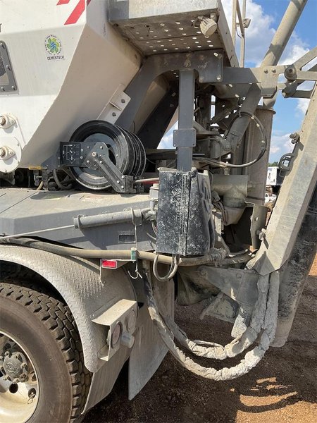 2025 Mack GR64B 1M2GR2GC1SM043902