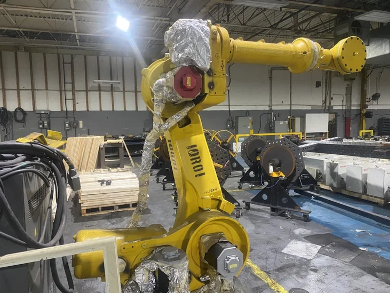 FANUC – R-2000iA/210F w/ R-J3iB Controls PARTS ONLY