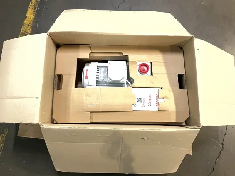 LEYBOLD SOGEVAC SV40B VACUUM PUMP   -  S170852
