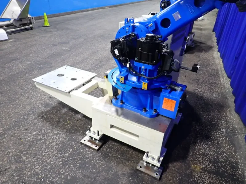 YAKSAWA MOTOMAN ROBOT  -  MH80