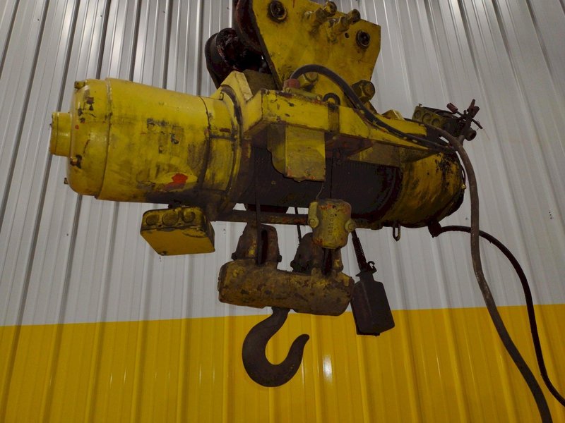 3,000 LB POWERED CABLE HOIST: STOCK #18896