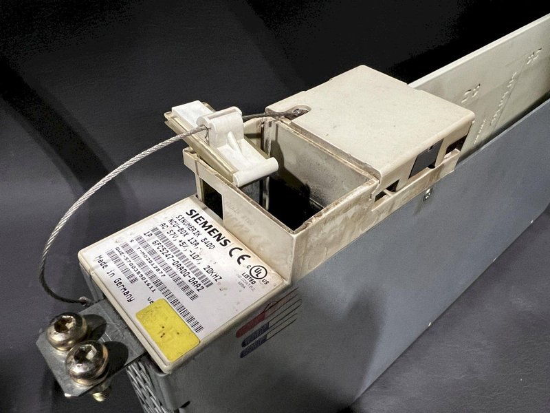 Siemens Simodrive CNC Servo Drive Unit 6FC5247-0AA00-0AA2 6FC52470AA000AA2