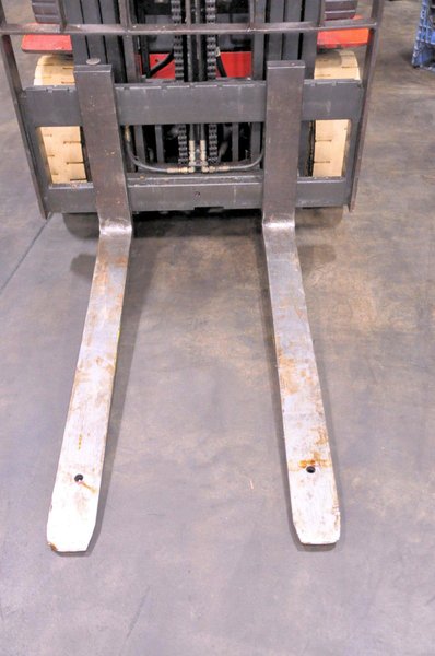 5000 LB TUSK MODEL 500 CG-16 LP GAS FORK LIFT: STOCK #77626