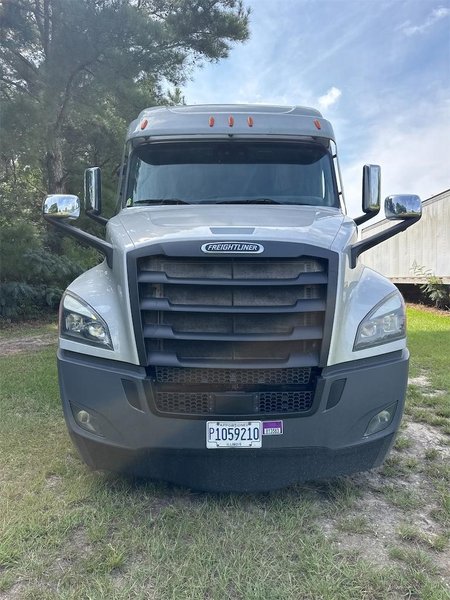 2020 Freightliner Cascadia 126 1FUJHHDV4LLMA8509