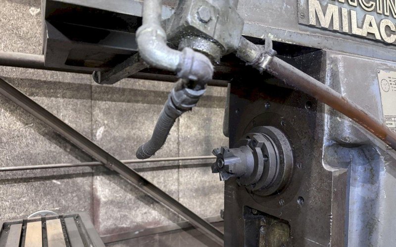 16" CINCINNATI MILACRON MODEL #LL 415-16 PLAIN DIAL TYPE MILL: YOBRO #24825