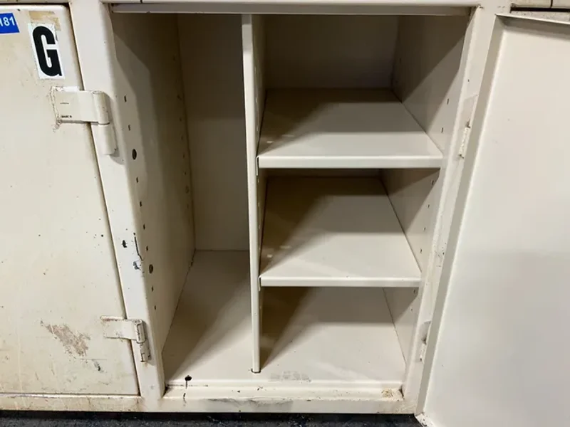 STRONG HOLD 10 DOORS LOCKERS