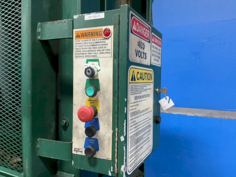 MARATHON 30”X60”X35” VERTICAL BALER  -  V-6030 04