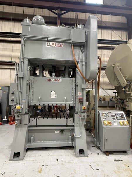 300 ton Bliss SC2-300-60-42 Used Straight Side Mechanical Stamping Press For Sale, Year 1997 Recondition in Process