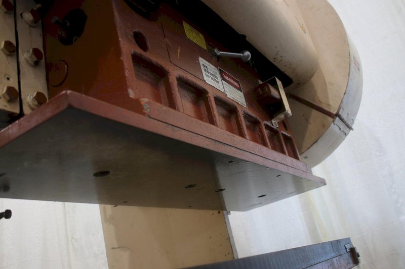 40 TON ROUSSELL DOUBLE CRANK GAP FRAME PRESS: STOCK #75133