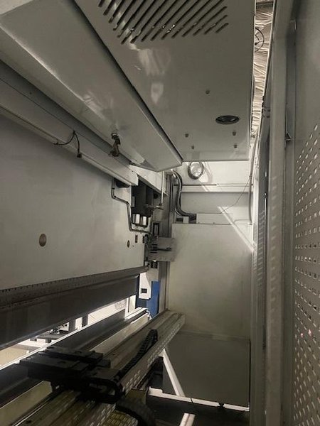 190 Ton x 13.5′ Trumpf TruBend 3170 CNC Hydraulic Press Brake, 2016 – 4 Axis Backgauge