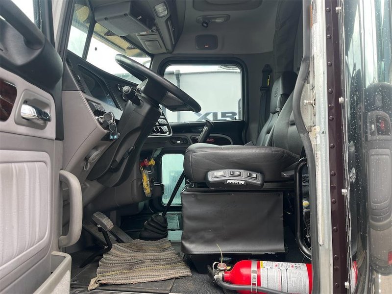 2023 Peterbilt 389 1XPXD49X1PD891797