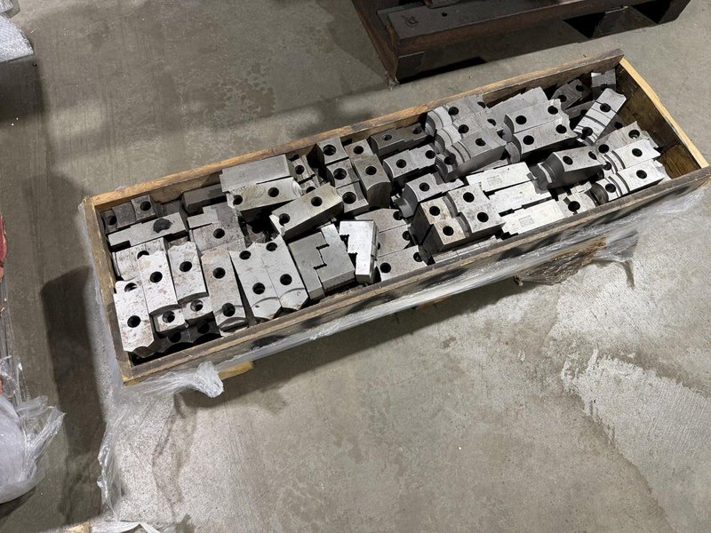 Clausing Colchester 17" x 80" Engine Lathe