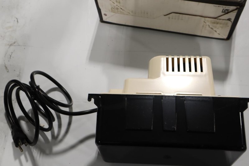 Little Giant 115-Volt Automatic Condensate Removal Pump- Auction Item