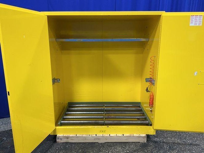 JUSTRITE 110 GAL FLAMMABLE STORAGE CABINET