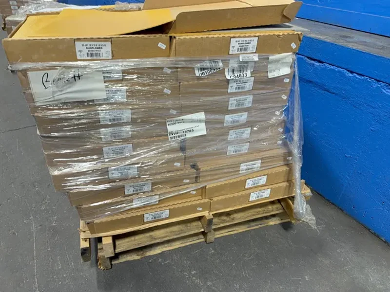 FLEXCO 18”X18”X1/8” FLOOR TILES   -  SE-061