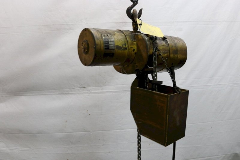 500 LB BUDGIT ELECTRIC POWERED CHAIN HOIST: STOCK #11967