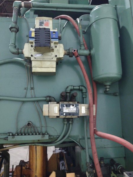 75 TON X 42" X 24" L&amp;J MODEL #EM275 HIGH SPEED STRAIGHT SIDE STAMPING PRESS, 2.5" STROKE: STOCK #23627