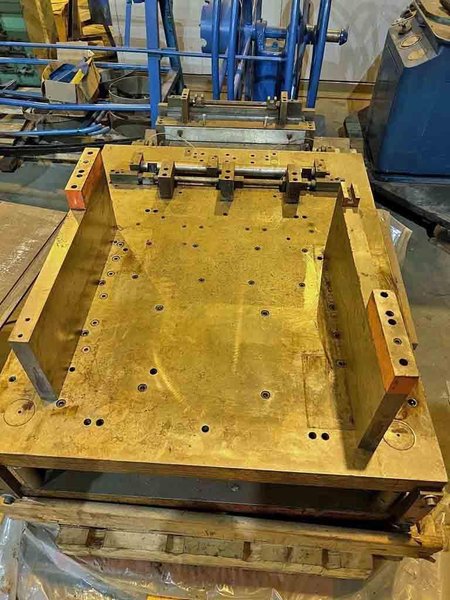 Die, Fin, Oak STOCK# 4289