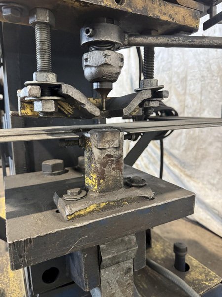 40 TON IRONCRAFTER MODEL 41-41 HYDRAULIC IRONWORKER. STOCK # 0559025.