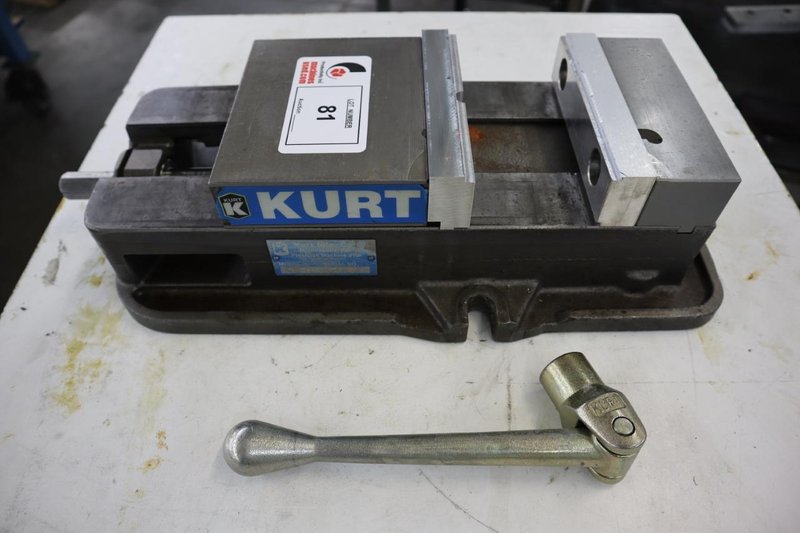 Kurt D675 6" Machine Vise with Aluminum Soft Jaws and Handle- Auction Item
