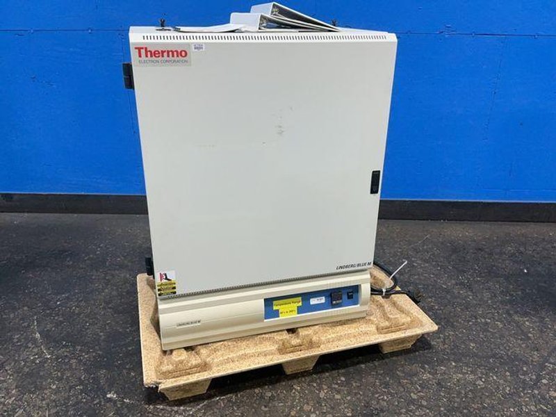 Lindberg/blue M 260° C Electric Gravity Oven - Go1350a-1