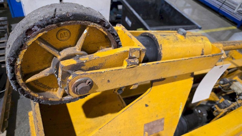 NEUERO 3275 15 TON VEHICLE LIFT USED