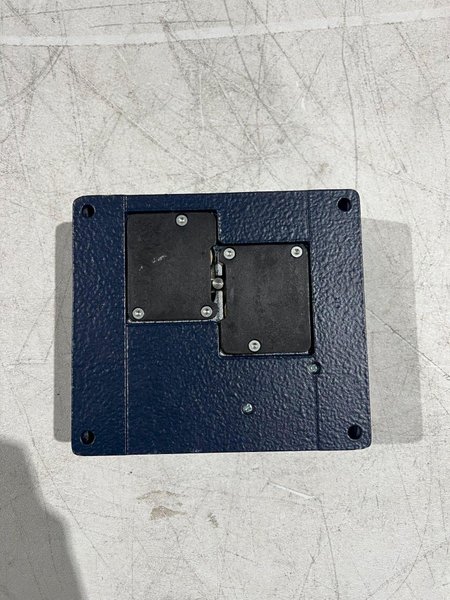 SCHMERSAL AZM 415-33ZPDKA-M20 SAFETY INTERLOCK SWITCH USED